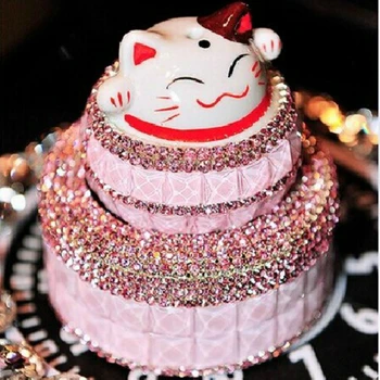 High-end Diamond Rhinestone Perfume Holder Cute Lucky Cat Figurines Handmade Car Accessories for Girls Women Car Bling Decor 
High-end Diamond Rhinestone Perfume Holder Cute Lucky Cat Figurines Handmade Car Accessories for Girls Women Car Bling Decor
