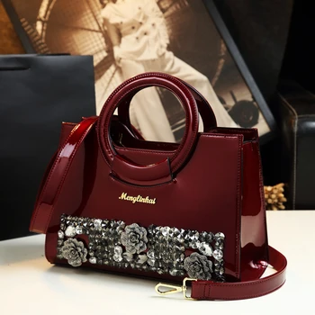 Fashion Embroidered Diamond Leather Women Handbag 2020 New Wild Middle-aged Ladies Mother Section Shoulder Messenger Bags Soft 
Fashion Embroidered Diamond Leather Women Handbag 2020 New Wild Middle-aged Ladies Mother Section Shoulder Messenger Bags Soft