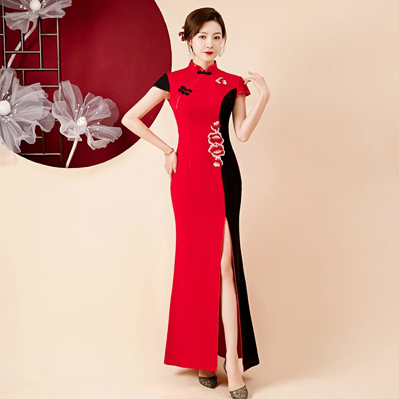 Summer Woman Chinese Wedding Cheongsam China Traditional Elegant Embroidery Flower Qipao Women Retro Bodycon Mermaid Dresses 
Summer Woman Chinese Wedding Cheongsam China Traditional Elegant Embroidery Flower Qipao Women Retro Bodycon Mermaid Dresses