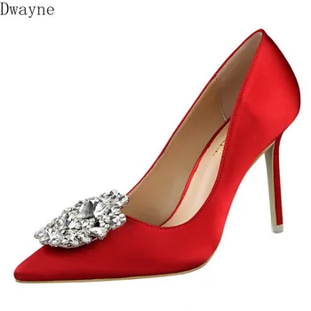 2019 spring new female shallow mouth pointed red high heels wild fine with rhinestone single shoes princess wedding shoes tide 
2019 spring new female shallow mouth pointed red high heels wild fine with rhinestone single shoes princess wedding shoes tide