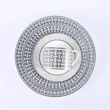 Tableware Luxury Dish Steak Plate European style catering bone china coffee cup Round Diet Dinner Plates Dish Kitchen Decor
Tableware Luxury Dish Steak Plate European style catering bone china coffee cup Round Diet Dinner Plates Dish Kitchen Decor
