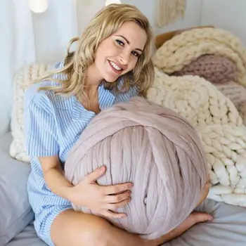 1KG thick Imitated wool needle thick woolen thread Super thick 8CM thread hand-knitted woolen blanket
1KG thick Imitated wool needle thick woolen thread Super thick 8CM thread hand-knitted woolen blanket