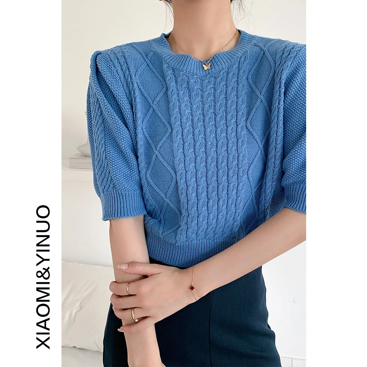 2020 Fashion Women's Round Neck Knitted Sweater Solid Color Pullover Middle-sleeved Short Sweater Loose Casual Sweater
2020 Fashion Women's Round Neck Knitted Sweater Solid Color Pullover Middle-sleeved Short Sweater Loose Casual Sweater