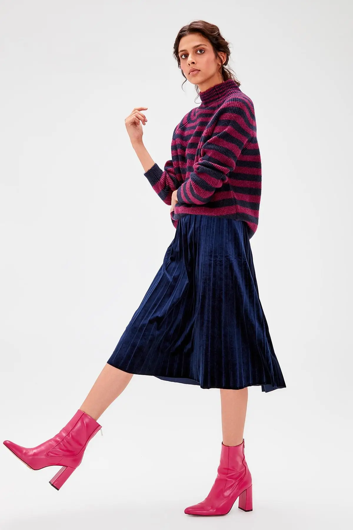 

Trendyol Navy Blue Velvet Pilise Knitted Skirt TWOAW20ET0233