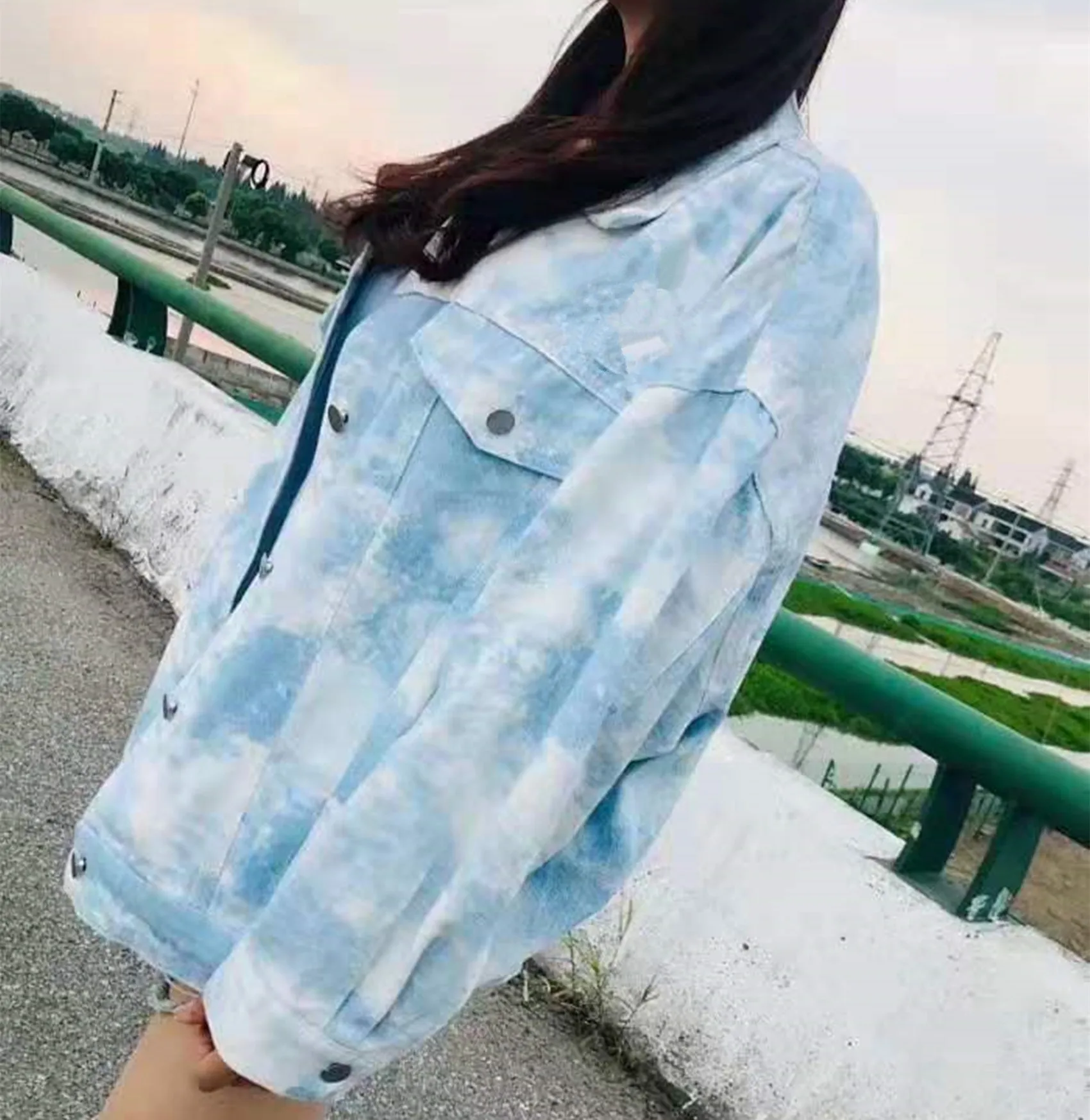 Autumn New Style Tie-dye Washing Denim Jacket behind wan zhen Embroidered Couples Fashion Casual Baseball Uniform 0151
Autumn New Style Tie-dye Washing Denim Jacket behind wan zhen Embroidered Couples Fashion Casual Baseball Uniform 0151