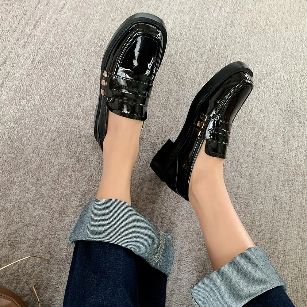 RIBETRINI Brand Women Leisure Shoes Women Round Toe Metal Low Heel Chain Loafers Casual Offlice Slip On Spring Flats
RIBETRINI Brand Women Leisure Shoes Women Round Toe Metal Low Heel Chain Loafers Casual Offlice Slip On Spring Flats
