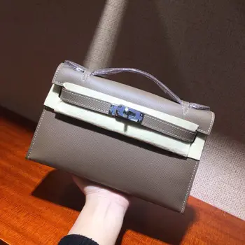 L742 Top Quality Classic 100% Real Leather Brand Famous Women Handbag Fashion Purses Female Designer Luxury Runway
L742 Top Quality Classic 100% Real Leather Brand Famous Women Handbag Fashion Purses Female Designer Luxury Runway