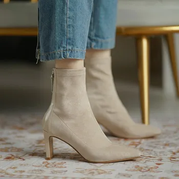 Women's boots autumn 2020 new Korean high heel square heel cowhide frosted pointed back zipper short tube fashion boots
Women's boots autumn 2020 new Korean high heel square heel cowhide frosted pointed back zipper short tube fashion boots