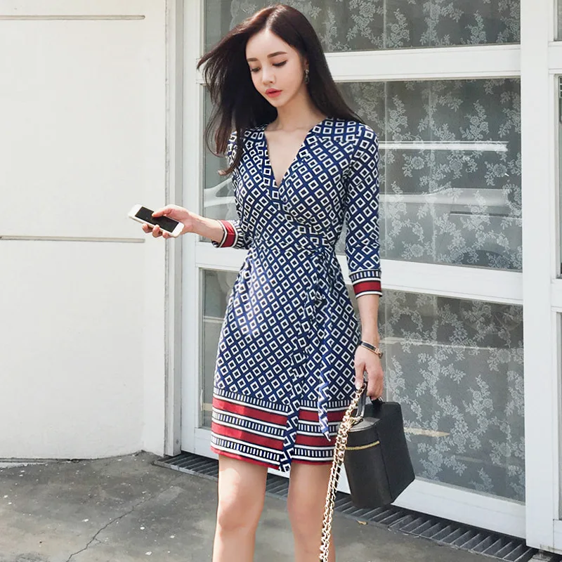 2019 Spring And Summer Korean-style Elegant Sexy V-neck Tight-Style Retro Printed Lace-up Waist Hugging Dress Women's
2019 Spring And Summer Korean-style Elegant Sexy V-neck Tight-Style Retro Printed Lace-up Waist Hugging Dress Women's