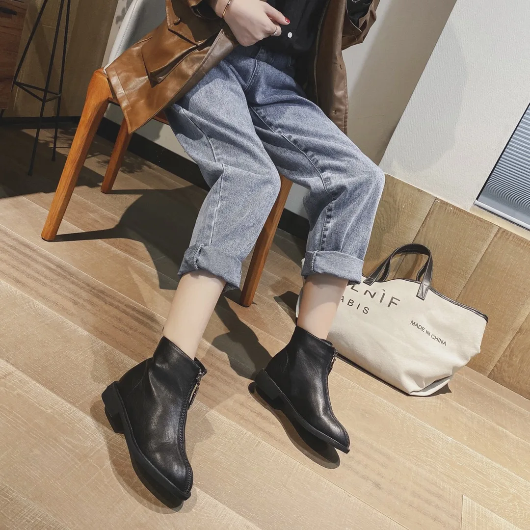 Fashion Martin Boots Women's British-Style 2019 New Style Versatile Front Zipper plus Velvet Short Boots Women's Autumn & Winter
Fashion Martin Boots Women's British-Style 2019 New Style Versatile Front Zipper plus Velvet Short Boots Women's Autumn & Winter