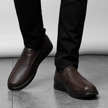 Genuine Leather Shoes Men Summer Breathable Men Loafers Plus Size Cool Hole Men Flats Top Quality Cow Leather Casual Men Shoes 
Genuine Leather Shoes Men Summer Breathable Men Loafers Plus Size Cool Hole Men Flats Top Quality Cow Leather Casual Men Shoes