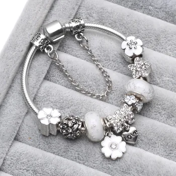 PC1 Romantic Love DIY Charm Bracelet Love Heart Key and Lock Bracelet for Women Jewelry Christmas New Year's Gift
PC1 Romantic Love DIY Charm Bracelet Love Heart Key and Lock Bracelet for Women Jewelry Christmas New Year's Gift