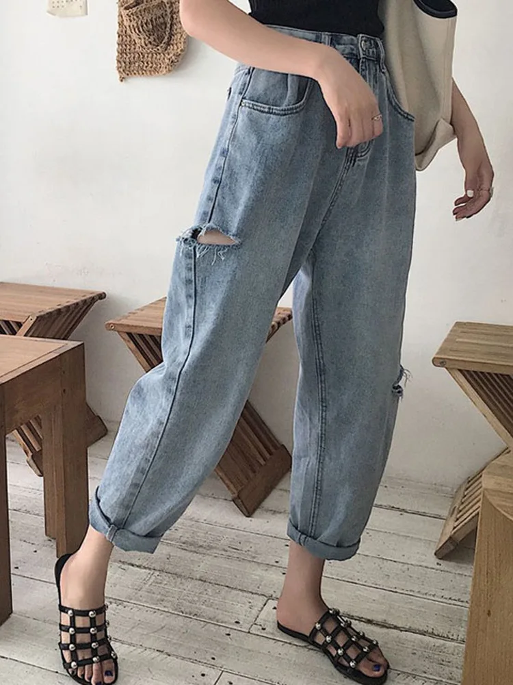 Hole-in-the-Hole Jeans Female Summer Korean Version Big Size Fat Nine Points Wide-legged Hallen Pants Tide
Hole-in-the-Hole Jeans Female Summer Korean Version Big Size Fat Nine Points Wide-legged Hallen Pants Tide