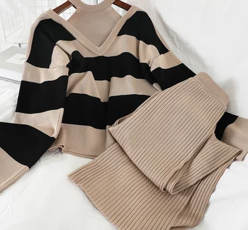 Halter Contrast Color Stripes Knitted Sweater Loose Tops + High-waist Stripe Loose Straight Pants Women Two-Piece Trousers Set
Halter Contrast Color Stripes Knitted Sweater Loose Tops + High-waist Stripe Loose Straight Pants Women Two-Piece Trousers Set