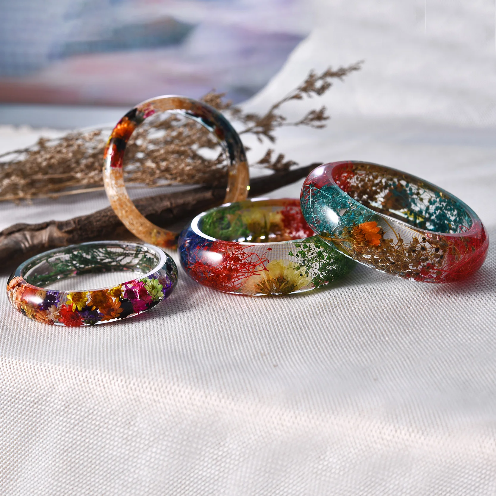 KCALOE Dried Flower Resin Bangles Bracelet For Women Real Baby's Breath Brazilian Star Chrysanthemum Inside Vintage Jewelry
KCALOE Dried Flower Resin Bangles Bracelet For Women Real Baby's Breath Brazilian Star Chrysanthemum Inside Vintage Jewelry