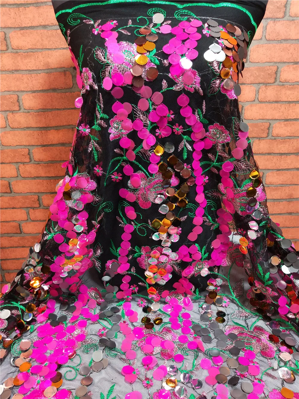 (5 yards/PC) high quality Beautiful color Africa Tulle lace fabric with Fuchsia sequins for large party dresses
(5 yards/PC) high quality Beautiful color Africa Tulle lace fabric with Fuchsia sequins for large party dresses