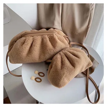 Women Messenger Bag Autumn Winter New Shoulder Bags Female Comfortable Fluff Clutch Designer Ladies Handbag Pleated Dumpling Bag
Women Messenger Bag Autumn Winter New Shoulder Bags Female Comfortable Fluff Clutch Designer Ladies Handbag Pleated Dumpling Bag