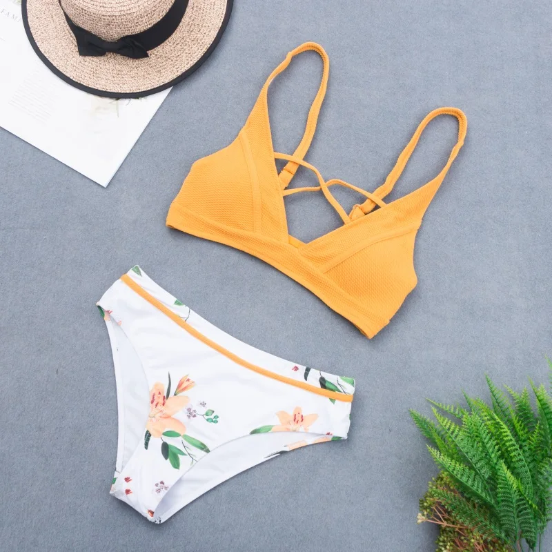 New Ribbed fabric cross Women Bikini set Chic Push Up Triangle top Swimwear Hot Swimsuit Ins Beachwear Bathing suit Drop ship
New Ribbed fabric cross Women Bikini set Chic Push Up Triangle top Swimwear Hot Swimsuit Ins Beachwear Bathing suit Drop ship
