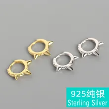 耳クリップパンク衣装ジオメトリ文字セットオーガー 3 ピラミッドバックル S925 純銀イヤリング(China)