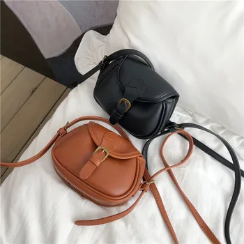 Spring and summer new retro college wind flip shoulder bag female diagonal small bag fashion ladies bag 
Spring and summer new retro college wind flip shoulder bag female diagonal small bag fashion ladies bag