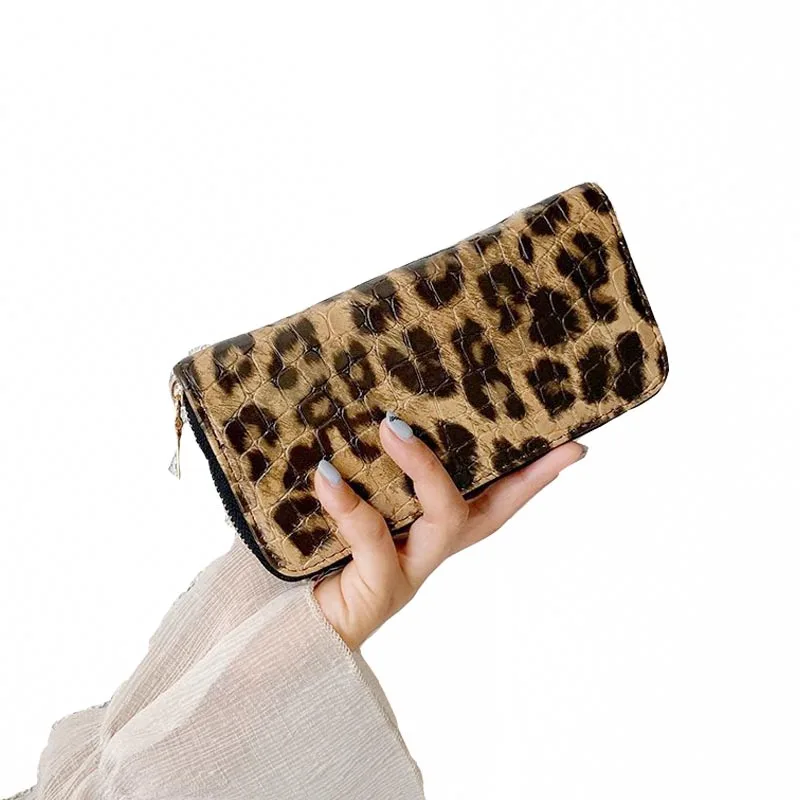 Women Leopard Print Wallet Designer Leather Female Coin Pocket 2020 New Passport Cover Card Holder Money Bag Long Clutch Purse
Women Leopard Print Wallet Designer Leather Female Coin Pocket 2020 New Passport Cover Card Holder Money Bag Long Clutch Purse