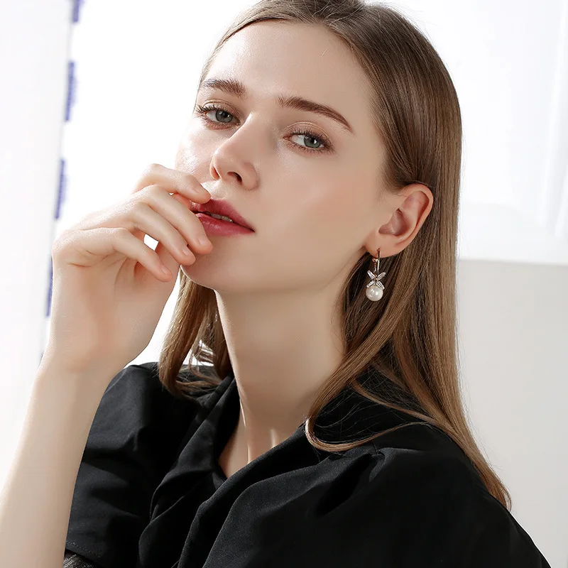 Earrings for Women 2020 Pearl Stud Earring New Temperament High-End Hoop Eardrop Lady Exquisite Luxury C Dangler Female Jewelry
Earrings for Women 2020 Pearl Stud Earring New Temperament High-End Hoop Eardrop Lady Exquisite Luxury C Dangler Female Jewelry
