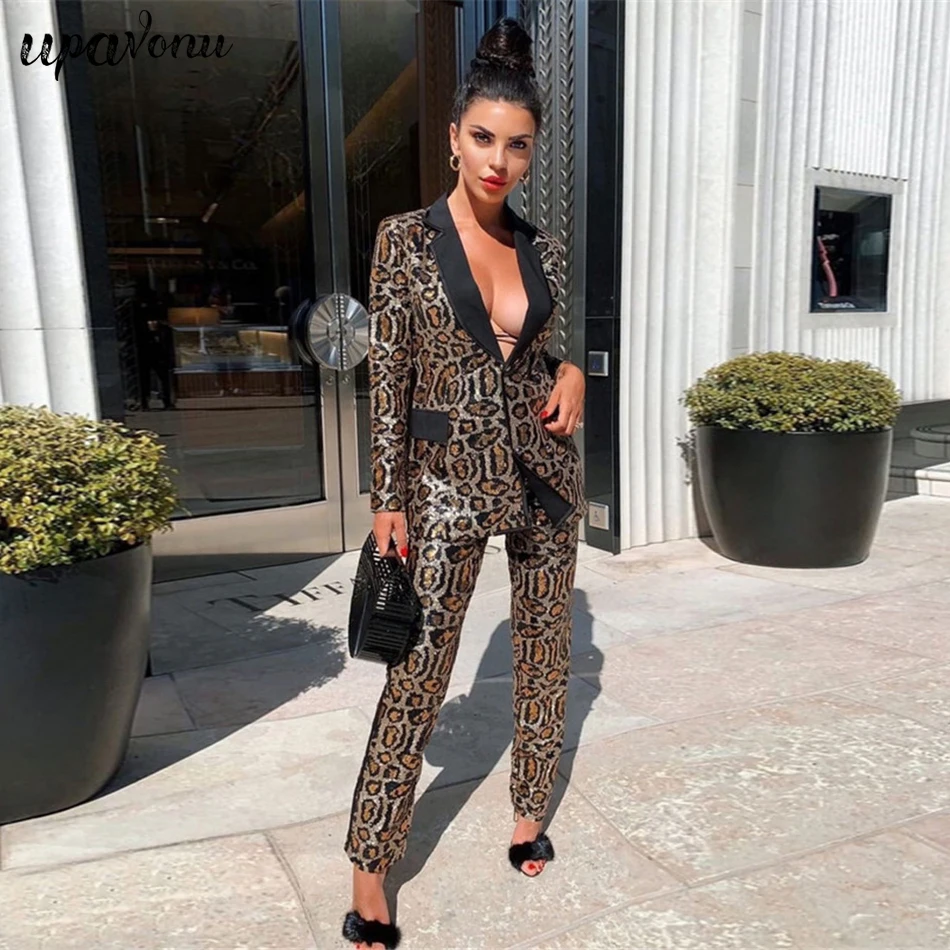 2019 Autumn New Sexy Leopard Suit 2 Pieces Two-Piece Sequins V-Neck Long-Sleeved Celebrity Party Trouser Set
2019 Autumn New Sexy Leopard Suit 2 Pieces Two-Piece Sequins V-Neck Long-Sleeved Celebrity Party Trouser Set