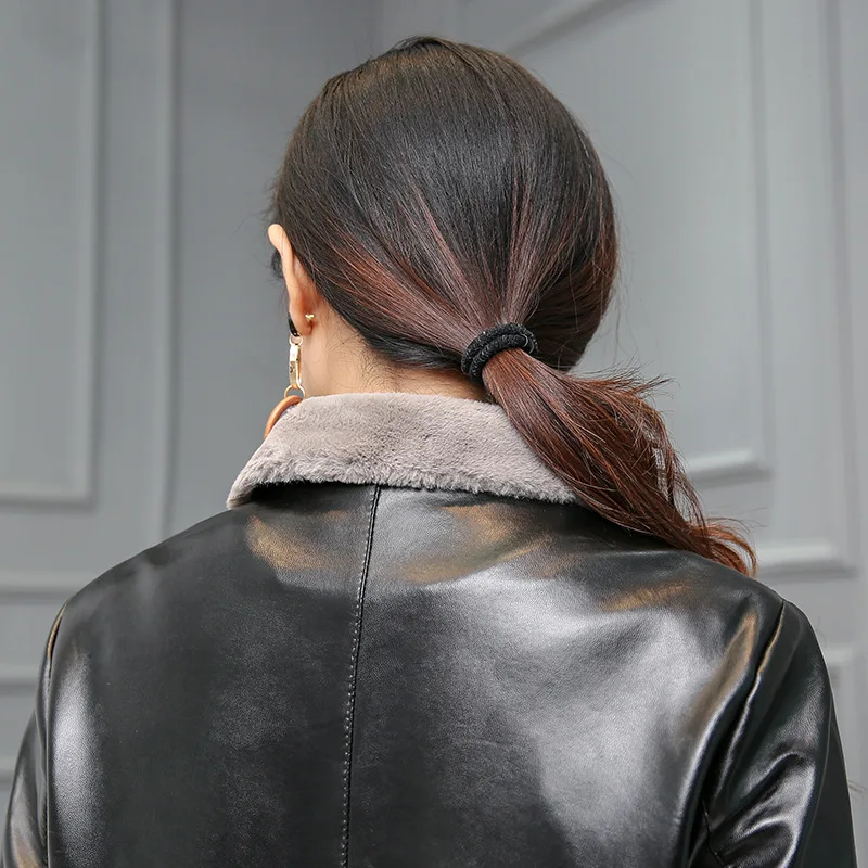 Middle-aged Women's Winter Mid-length Large Size Fur Collar Leather Coat Mom Fashion Middle-aged Brushed And Thick PU Coat
Middle-aged Women's Winter Mid-length Large Size Fur Collar Leather Coat Mom Fashion Middle-aged Brushed And Thick PU Coat