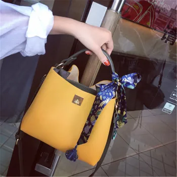 Contrasting color bucket bag 2020 new high-end bag PU leather estern style, large capacity, simple messenger bag, shoulder bag
Contrasting color bucket bag 2020 new high-end bag PU leather estern style, large capacity, simple messenger bag, shoulder bag