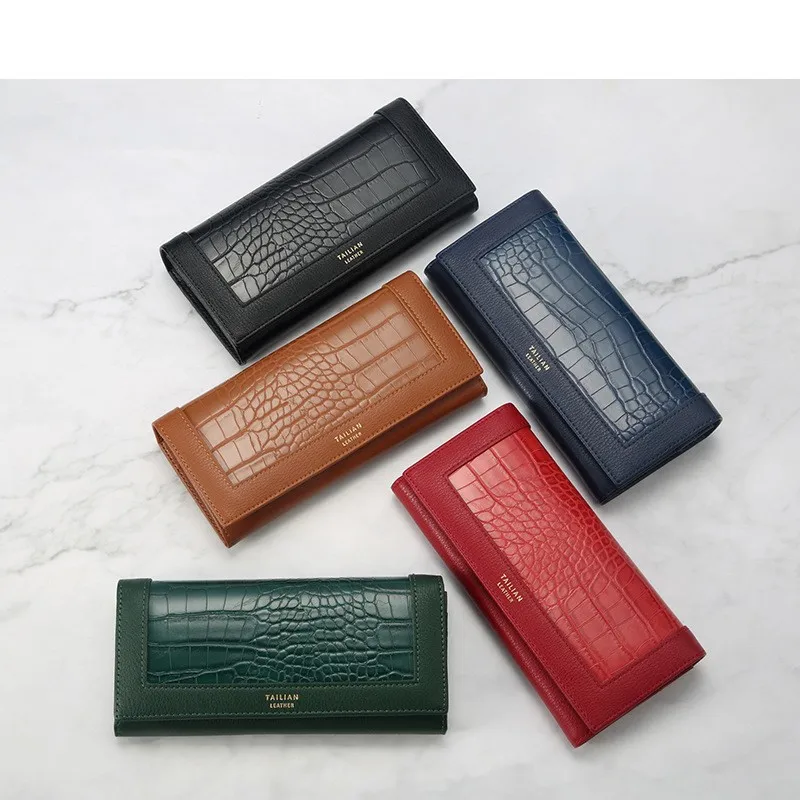 Crocodile Pattern Women's Long Wallet Female Clutch Phone Wallet Personality Card Holder European and American Luxurious Leather
Crocodile Pattern Women's Long Wallet Female Clutch Phone Wallet Personality Card Holder European and American Luxurious Leather
