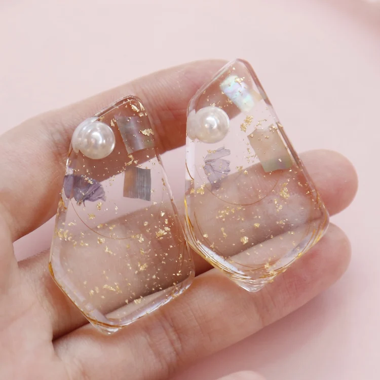 Fairy day earrings, earrings, DIY resin patch accessories, dripped oil, sealed into jewelry, handmade materials
Fairy day earrings, earrings, DIY resin patch accessories, dripped oil, sealed into jewelry, handmade materials