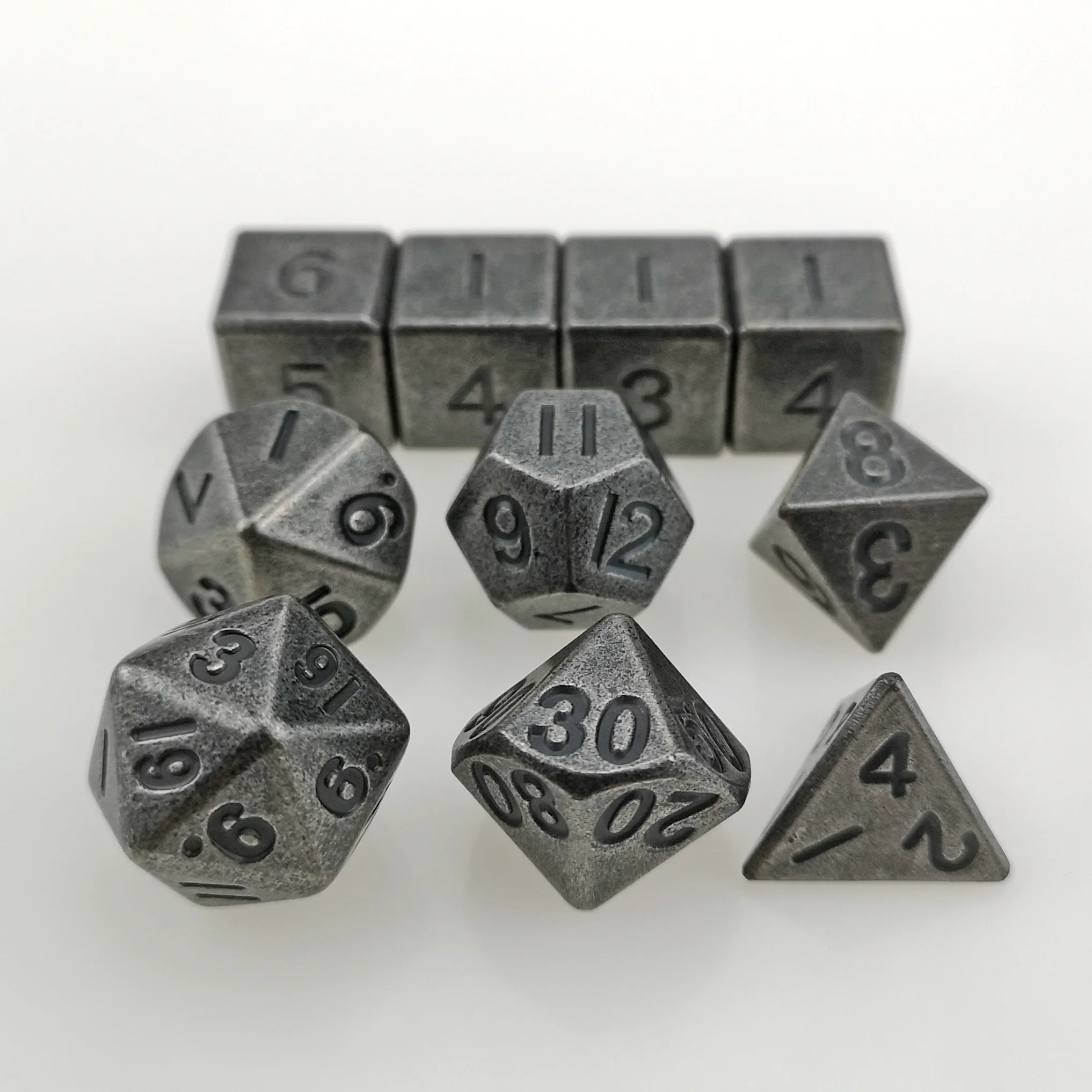 Rollooo Super Heavy Metal Dice with Large Numbers Antique Color Standard 7 + 3 Extra d6s Total 10pcs
Rollooo Super Heavy Metal Dice with Large Numbers Antique Color Standard 7 + 3 Extra d6s Total 10pcs