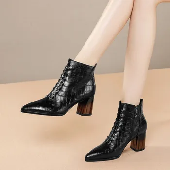MLJUESE 2021 women soft ankle boots cow leather boots winter short plush black color pointed toe high heels women boots size 42
MLJUESE 2021 women soft ankle boots cow leather boots winter short plush black color pointed toe high heels women boots size 42