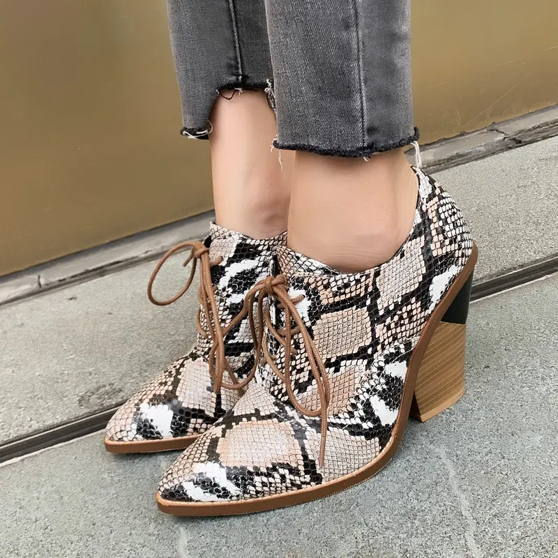 Snake Print Black Brown Pointed Toe Wedge Heel Booties for Women Fashion Lace-up Ankle Boots Women Fall New High Heel Boots 2019
Snake Print Black Brown Pointed Toe Wedge Heel Booties for Women Fashion Lace-up Ankle Boots Women Fall New High Heel Boots 2019