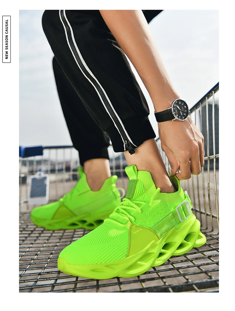 Men's shoes breathable fly weaving 2020 yezi hot style shoes trendy casual knife peak shoes summer sports running shoes me