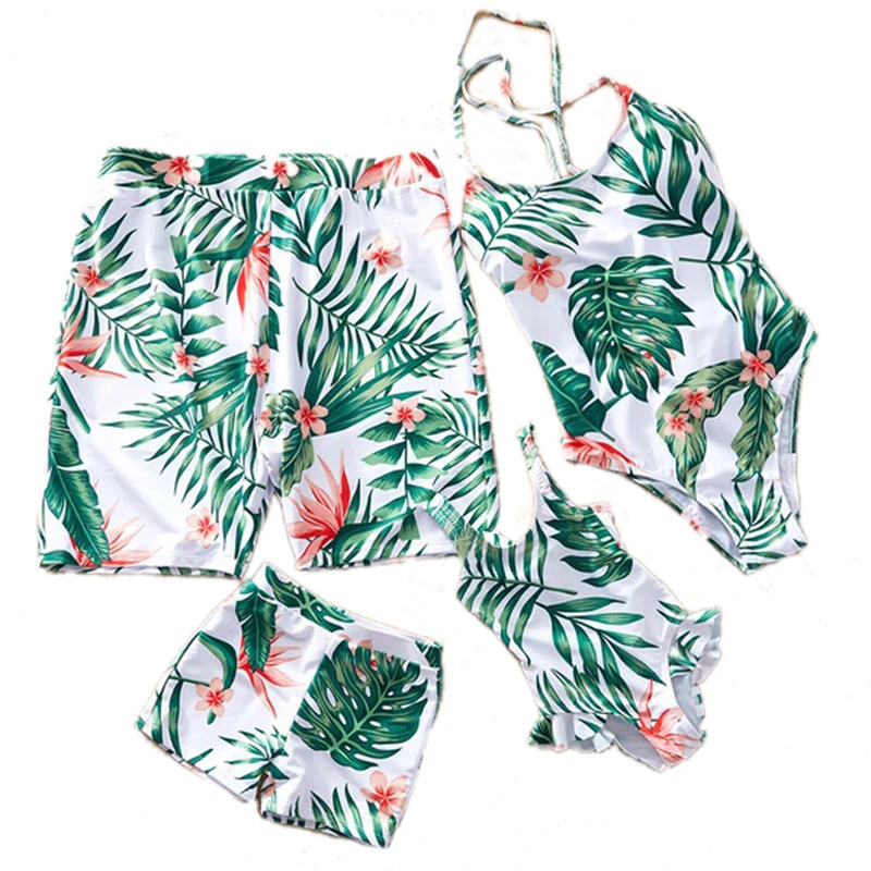 2020 New Family Matching Swimsuit Tropical Leaf Print Mother Daughter Swimsuit Men Boys Beach Shorts Family Matching Clothes
2020 New Family Matching Swimsuit Tropical Leaf Print Mother Daughter Swimsuit Men Boys Beach Shorts Family Matching Clothes