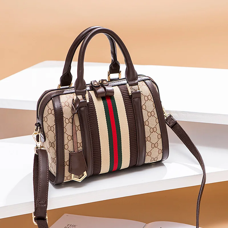 Autumn Winter New Boston Handbags Women PU Leather Women Messenger Bags With Ball Toy Female Shoulder Bags Ladies Handbag JIULIN
Autumn Winter New Boston Handbags Women PU Leather Women Messenger Bags With Ball Toy Female Shoulder Bags Ladies Handbag JIULIN
