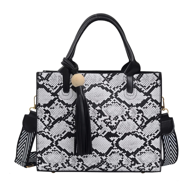 New Designer Tote Bags For Women 2018 Luxury Alligator Leather Big Shoulder Handbag Crocodile Pattern Crossbody Bag Sac A Main 
New Designer Tote Bags For Women 2018 Luxury Alligator Leather Big Shoulder Handbag Crocodile Pattern Crossbody Bag Sac A Main