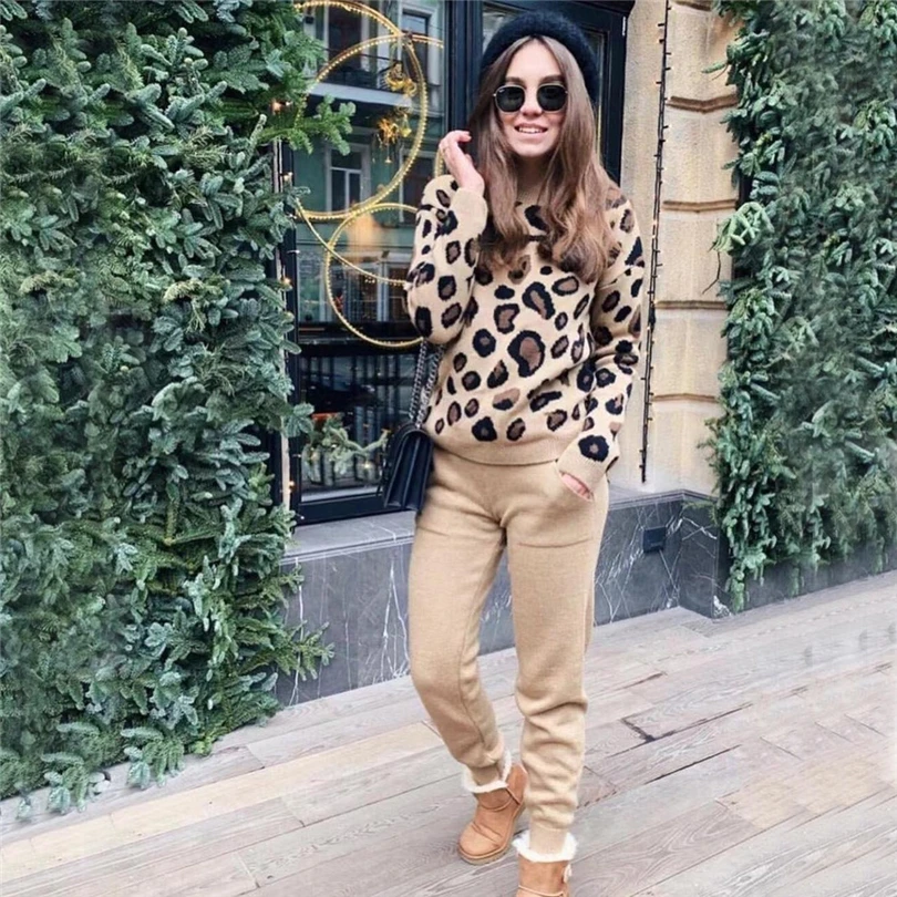 Taotrees Autumn and Winter Women's Knitting Tracksuit Leopard Knitted Round Collor Panllover Sweater and Pants Two Piece Set
Taotrees Autumn and Winter Women's Knitting Tracksuit Leopard Knitted Round Collor Panllover Sweater and Pants Two Piece Set