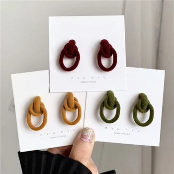 Qiu dong velvet circle earrings commuter joker senior eardrop temperament plush stud earrings jewelry accessories
Qiu dong velvet circle earrings commuter joker senior eardrop temperament plush stud earrings jewelry accessories