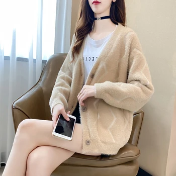 2020 New Plus size Pretty Knitted Sweater coat Female Spring Autumn Loose Faux Mink Velvet Short Ladies Knit Cardigan Women Coat
2020 New Plus size Pretty Knitted Sweater coat Female Spring Autumn Loose Faux Mink Velvet Short Ladies Knit Cardigan Women Coat