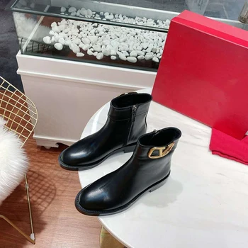 Genuine Leather Mid-Calf Boots Women Luxury Brand Designer Metal Decoration In Side Square Mid Heels Winter Boots Femal
Genuine Leather Mid-Calf Boots Women Luxury Brand Designer Metal Decoration In Side Square Mid Heels Winter Boots Femal