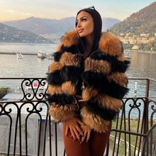 Fashion Short Real Fox Fur Coat with Lapel Collar Color Patchwork Genuine Fox Fur Jacket Female Luxury Woman Fur Overcoats 2021
Fashion Short Real Fox Fur Coat with Lapel Collar Color Patchwork Genuine Fox Fur Jacket Female Luxury Woman Fur Overcoats 2021
