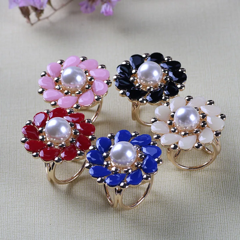 Accessories Korean-style Fashion Simple Pearl Big Flower Zircon Scarf Buckle Accessories Brooch
Accessories Korean-style Fashion Simple Pearl Big Flower Zircon Scarf Buckle Accessories Brooch