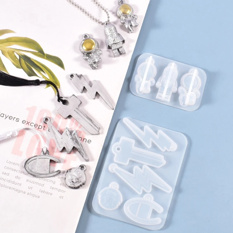 DIY Astronaut Key Pendant Silicone Mould Crafts Jewelry Making Tool Crystal Epoxy Resin Mold
DIY Astronaut Key Pendant Silicone Mould Crafts Jewelry Making Tool Crystal Epoxy Resin Mold
