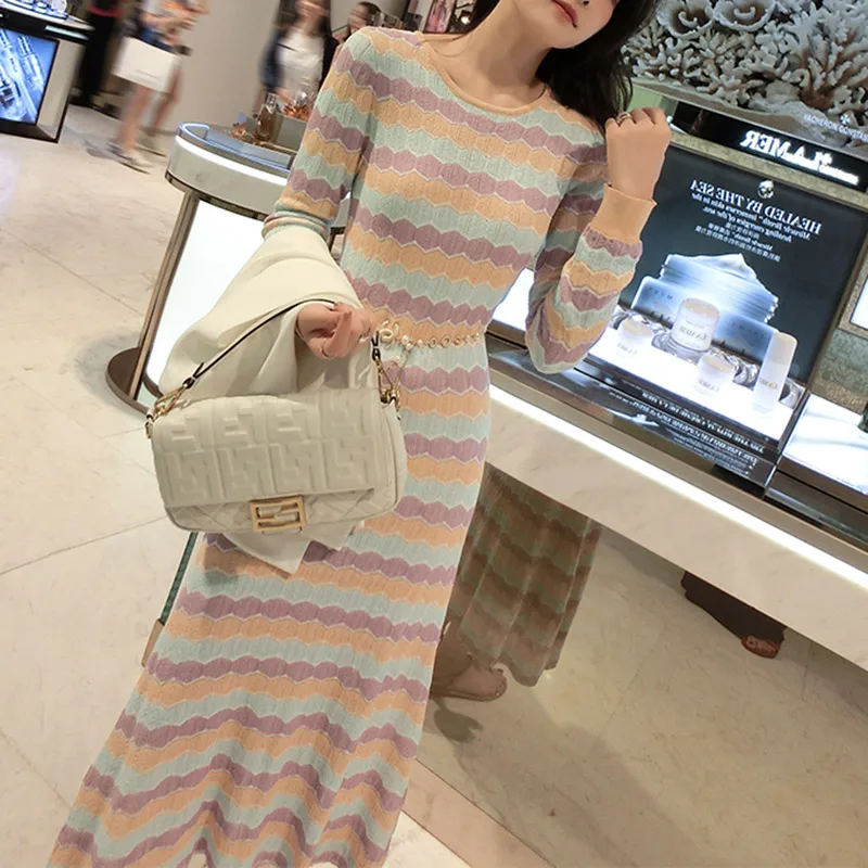 Hit Color Wave Striped SweaterDress 2019 Autumn O-Neck Geometric Color Block Knitted Midi Dress Ladies Long Sleeve Dress Elegant
Hit Color Wave Striped SweaterDress 2019 Autumn O-Neck Geometric Color Block Knitted Midi Dress Ladies Long Sleeve Dress Elegant