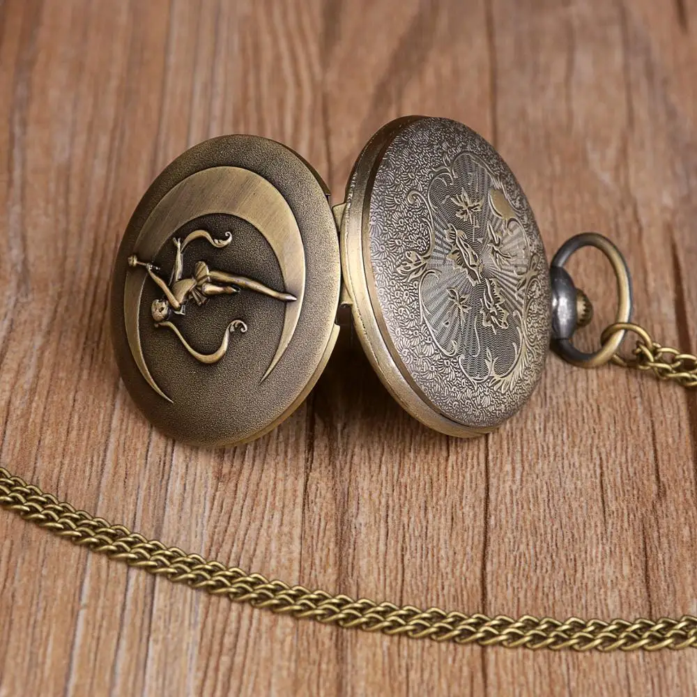 Lovely-Sailor-Moon-Theme-Quartz-Pocket-Watch-Roman-Numerals-Display-Dial-Silver-Necklace-Pendant-Chain-Best (2)