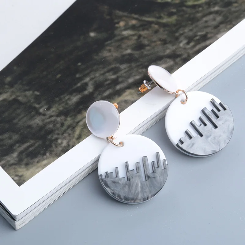 UJBOX Creative Double Layer Stitching Dangle Earrings Geometric Round Resin Earrings Women White & Gray Acrylic Earrings
UJBOX Creative Double Layer Stitching Dangle Earrings Geometric Round Resin Earrings Women White & Gray Acrylic Earrings