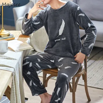 Pajama Set Men Autumn Winter Large Size Mens Coral Fleece Pajamas Plus Velvet Thicker Warm O-neck Soft Home Clothes Two Piece
Pajama Set Men Autumn Winter Large Size Mens Coral Fleece Pajamas Plus Velvet Thicker Warm O-neck Soft Home Clothes Two Piece