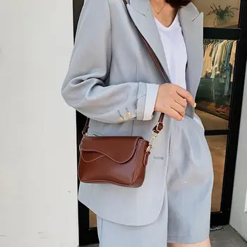 Mini Solid Color Crossbody Bags For Women 2020 Retro Pu Leather Purses and Handbags New Designer Ladies Shoulder Messenger Bag
Mini Solid Color Crossbody Bags For Women 2020 Retro Pu Leather Purses and Handbags New Designer Ladies Shoulder Messenger Bag